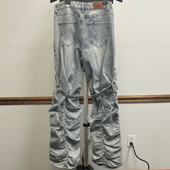 AKIRA Ruched Denim Jeans - Picture 6 of 6